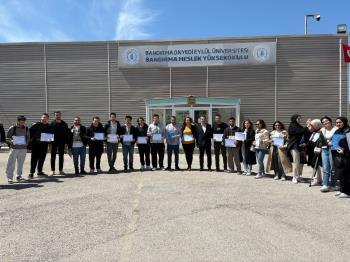 Bandırma MYO Yönetiminden Çanakkale Gösterisi’nde Görev Alan Öğrencilere Anlamlı Teşekkür